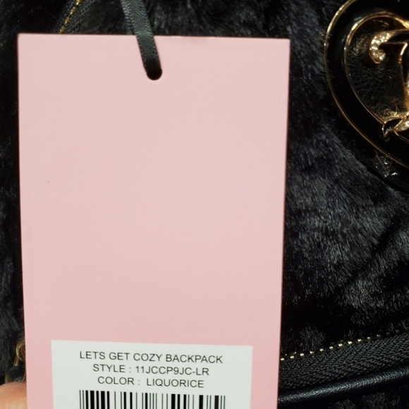 ❎️‼️SALE‼️❎️ 🖤Juicy Couture, let's get cozy black Furry Liquorice Backpack 🖤 - Picture 6 of 10